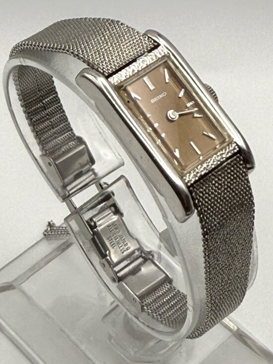 Vintage 70\'s Seiko Ladies Watch Mechanical Wind Up Rectangular Working main image 7